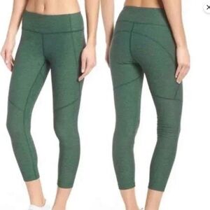 Outdoor Voices 3/4 Warmup Leggings in Hunter Sz S